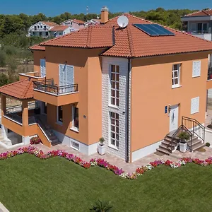 Suzana Apartman