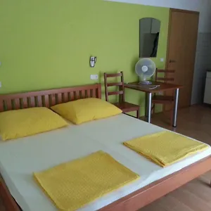 Dora Apartman